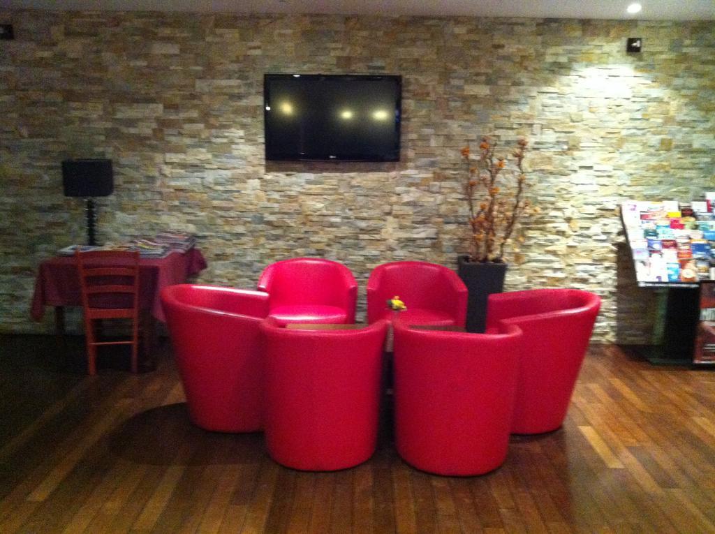 Comfort Hotel Poissy Technoparc Εξωτερικό φωτογραφία