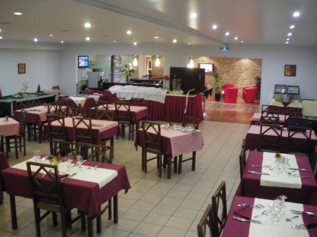 Comfort Hotel Poissy Technoparc Εξωτερικό φωτογραφία